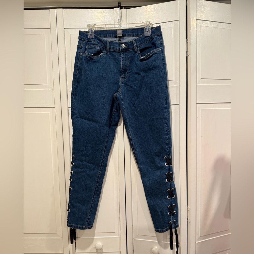 VENUS lace up jeans size 10‎ NWOT